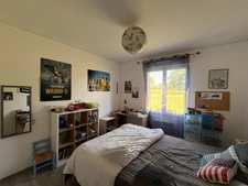 Pavillon de plain pied 136m², de 2012, 5 chambres, sur terrain de 1719m² 229 000 €