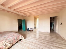 Propriété de caractère 284m² habitable, 5 chambres, annexe + grange sur terrain de 6885m² 197 000 €