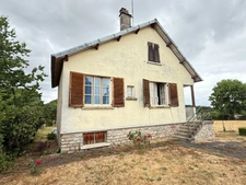 Pavillon élevé sur sous sol, 79m², 3 chambres sur 626m² de terrain 54 000 €