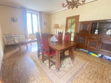 Maison de village, 103m², 3 chambres, terrasse et jardinet avec 2 garages 69 900 €