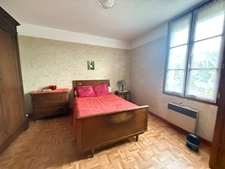 Pavillon de plain pied, 2 chambres, avec dépendances, sur 5425m² de terrain 85 500 €