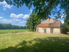 EN EXCLUSIVITE ! Maison de village, 110m², 4 pièces, avec dépendances sur terrain de 8783 m² 76 000 €