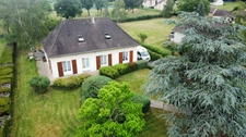 Pavillon sur sous sol de 170m², 5 chambres, piscine sur terrain de 2000m² 197 000 €