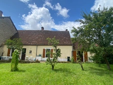 Maison en pierre, 167m², avec grange sur 730m² de terrain 112 000 €