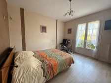 Pavillon sur sous sol de 170m², 5 chambres, piscine sur terrain de 2000m² 197 000 €