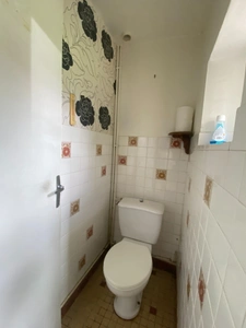 Maison en pierre, 167m², avec grange sur 730m² de terrain 112 000 €
