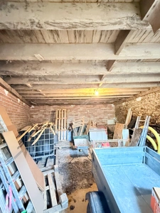  Longère en pierre 90m², sur terrain de 2379m² 69 990 €