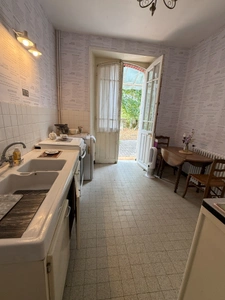  Manoir de 170m² avec son annexe de 50m² et ses dépendances sur terrain de 3 423m² 244 000 €