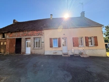 Maison en pierre entièrement rénovée, 95m², avec dépendances, terrain de 1154m² 148 000 €