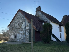 EN EXCLUSIVITE ! Maison en pierre, 88m², 2 chambres, sur 975m² de terrain 84 990 €