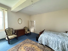 EN EXCLUSIVITE Très belle propriété de 215m² avec piscine et dépendances sur 3000 m² de terrain 199 990 €