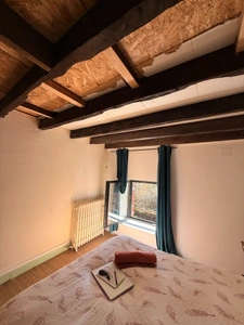 EN EXCLUSIVITE ! Maison en pierre de 115m2 + dépendances sur 4079m2 de terrain 89 990 €