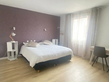 Hotel/Bar/Restaurant 30 pièces 230 000 €