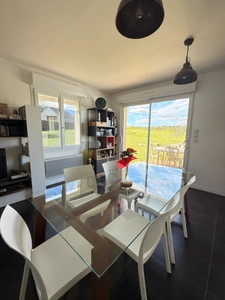 Pavillon de 68m² 2 chambres avec vue exceptionnelle sur vallée et chateau de Puyguillon 2998m² de terrain 117 500€