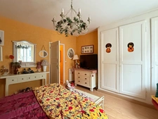 Maison de ville de 157m² avec potentiel local professionnel et dépendances, jardin 69 900 €