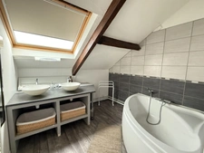 Gite/Maison en pierre, 164m², avec dépendances sur 945m² de terrain 127 000 €