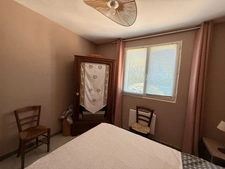 EN EXCLUSIVITE ! Maison en pierre 54m², 2 chambres sur 593m² de terrain + Terrain indépendant de 1420m² 66 500 €