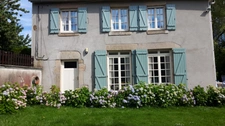 Maison de caractère en pierre, 121 m², 5 chambres avec belles dépendances sur 6 688 m² de terrain 148 500 €
