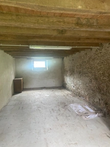 Demeure de 284m², 11 pièces, 7 chambres avec 600m² de dépendances, terrain de 2200m² 211 000 €