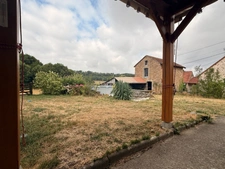 Maison de caractère en pierre, 121 m², 5 chambres avec belles dépendances sur 6 688 m² de terrain 148 500 €