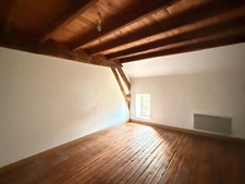 EN EXCLUSIVITE Maison en pierre de 113m² avec grange sur 2,4ha de terrain 128 000 €