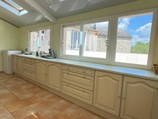 En exclusivite ! Maison de village, 300m², 10 chambres avec dépendances sur 3489m² de terrain 178 500 €