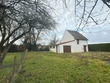 Pavillon de plain pied, 2 chambres, avec dépendances, sur 5425m² de terrain 85 500 €