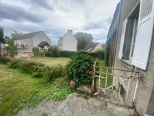 Demeure de 284m², 11 pièces, 7 chambres avec 600m² de dépendances, terrain de 2200m² 211 000 €
