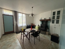  Longère en pierre 90m², sur terrain de 2379m² 69 990 €