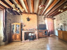 OPPORTUNITE ! Restaurant de caractère avec fonds et murs, adresse emblématique, à vendre au coeur de Guéret 415 000 €