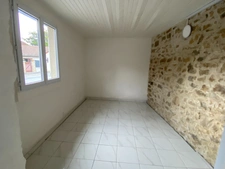 Maison de ville restaurée, 106m2 avec garage sur terrain 283m²  79 400 €