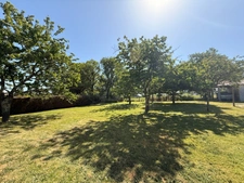 Pavillon sur sous sol de 170m², 5 chambres, piscine sur terrain de 2000m² 197 000 €