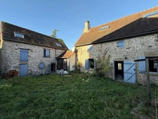 BELLE OPPORTUNITE ! Maison en pierre de 165m², pleine de charme, 4 chambres, Cour intérieure de 379m² 93 000 €