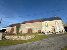 EN EXCLUSIVITE ! Corps de ferme avec maison d'habitation de 89m² sur terrain de 2hectares 2188m² 125 000 €