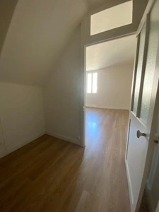 Maison de ville en pierre à rénover, 54m², 19 500 €