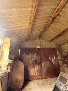 Maison en pierre, 65m², 2 chambres avec garage et dépendance, 29 500 €