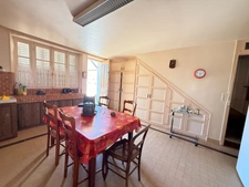 EN EXCLUSIVITE ! Maison en pierre de 136m², 2 garages sur terrain de 950m² 71 500 €