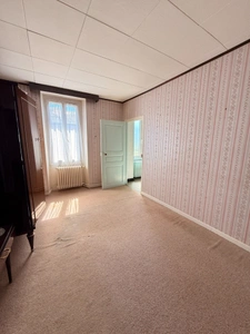 EN EXCLUSIVITE ! Maison en pierre de 136m², 2 garages sur terrain de 950m² 71 500 €