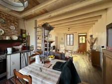 EN EXCLUSIVITE ! Maison de village, 110m², 4 pièces, avec dépendances sur terrain de 8783 m² 76 000 €