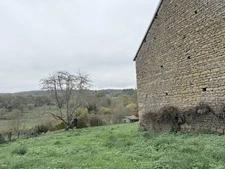 EN EXCLUSIVITE ! Belle grange en pierre 60m² au sol avec garage double sur 715m² de terrain 18 500 €