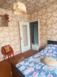 Maison de village, 103m², 3 chambres, terrasse et jardinet avec 2 garages 69 900 €