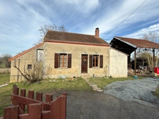 EN EXCLUSIVITE ! Maison de village, 110m², 4 pièces, avec dépendances sur terrain de 8783 m² 76 000 €
