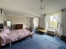 EN EXCLUSIVITE Très belle propriété de 215m² avec piscine et dépendances sur 3000 m² de terrain 199 990 €