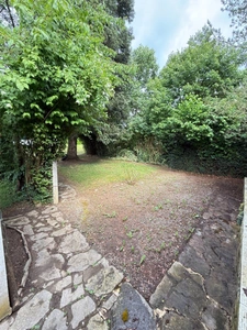 Ensemble de 2 maisons mitoyennes superficie totale de 107m², avec garage, terrain 1171m² 76 600 €