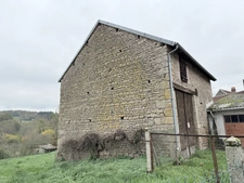 EN EXCLUSIVITE ! Belle grange en pierre 60m² au sol avec garage double sur 715m² de terrain 18 500 €