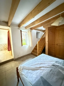 BELLE OPPORTUNITE ! Maison en pierre de 165m², pleine de charme, 4 chambres, Cour intérieure de 379m² 93 000 €