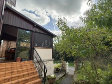 Pavillon sur sous sol, 118m², 3 chambres avec véranda sur 2721m² de terrain 128 000 €