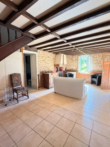 Maison en pierre 105m², 3 chambres sur 1 hectare de terrain + 3ha de terrain indépendants supplémentaires 78 000 €