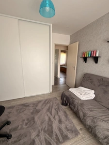 Pavillon de plain pied 136m², de 2012, 5 chambres, sur terrain de 1719m² 229 000 €
