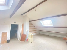Demeure de 284m², 11 pièces, 7 chambres avec 600m² de dépendances, terrain de 2200m² 211 000 €